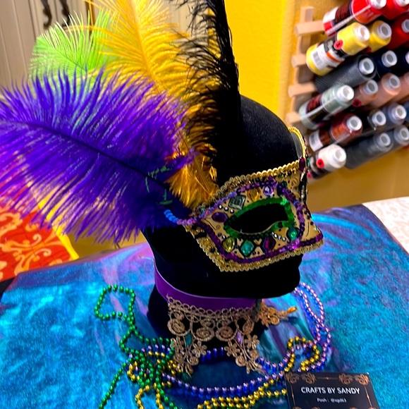 Mardi Gras Mask - Picture 6 of 13